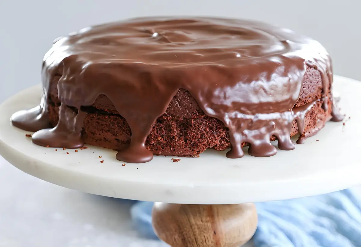 Receita de Bolo de Chocolate com Cobertura de Ganache Low Carb