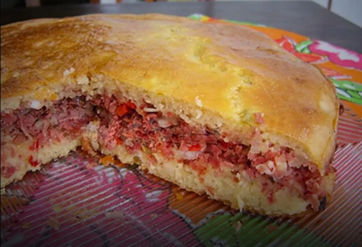 Torta de Calabresa: Sabor Intenso em Cada Fatia