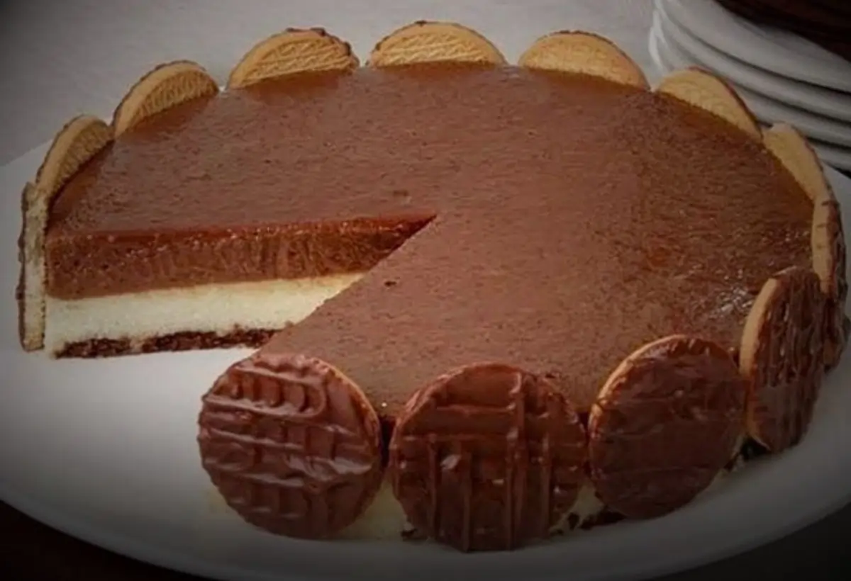 Torta Holandesa: Delícia Cremosa com Toque de Chocolate!