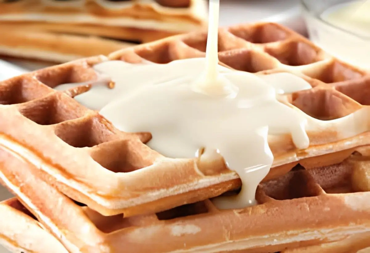 Waffle com Creme de Leite Condensado e Coco