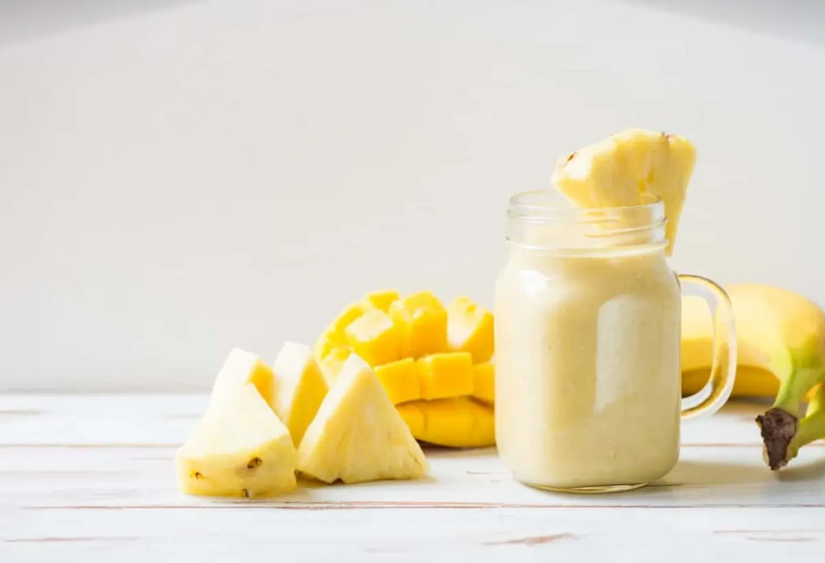Smoothie de Detox Tropical com Manga e Coco