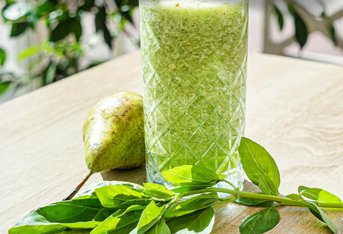 Detox de pêra e espinafre