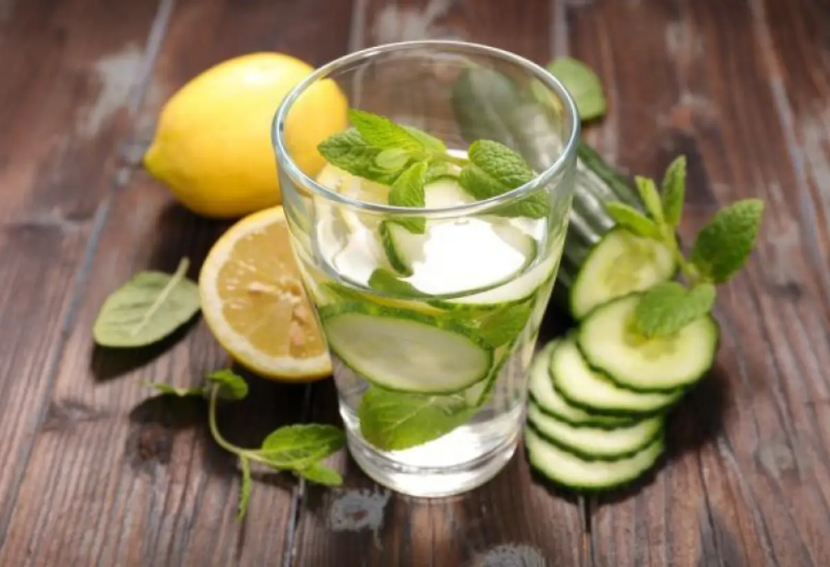 Água com Limão, Pepino e Hortelã