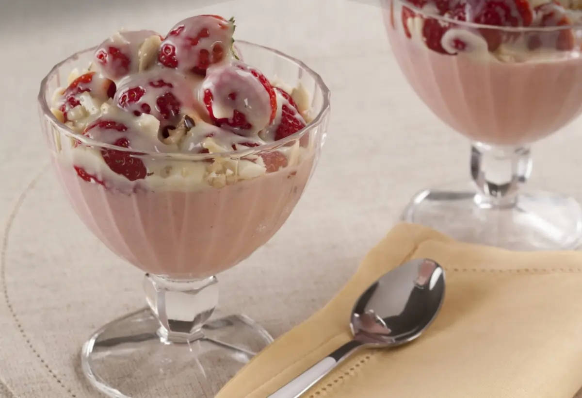 Creme de Morango com Leite Condensado