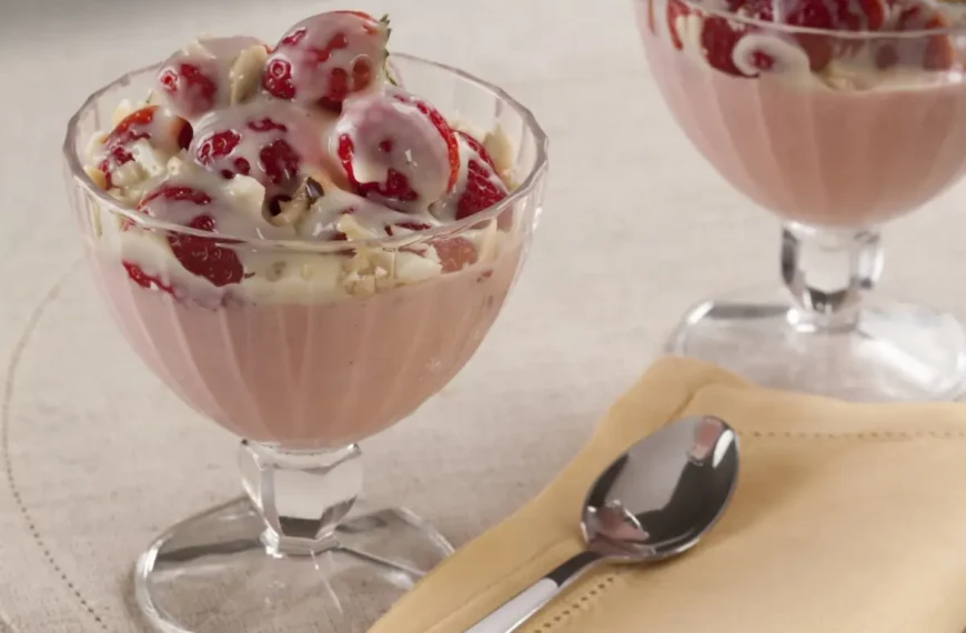 Como Fazer Creme de Morango com Leite Condensado?