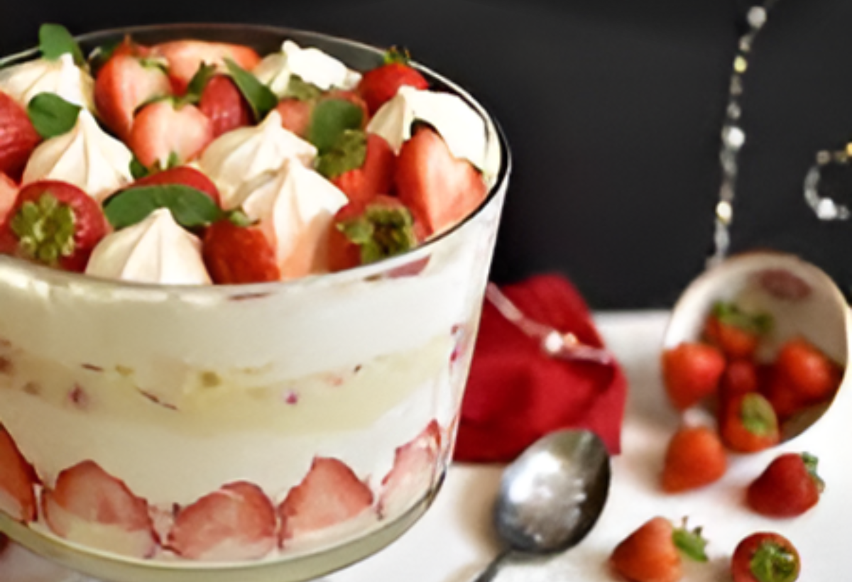 Sobremesa de Morango com Chantilly