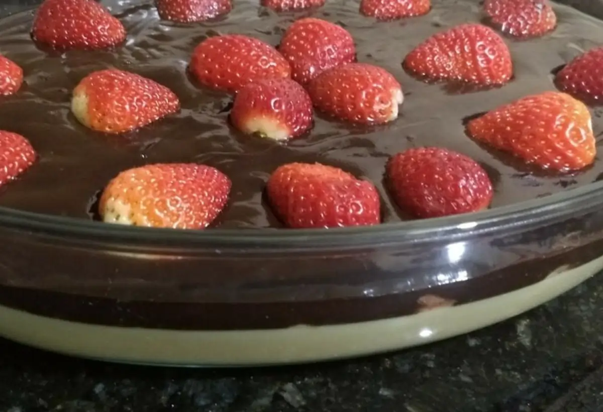 Delícia de Morango com Creme de Ganache