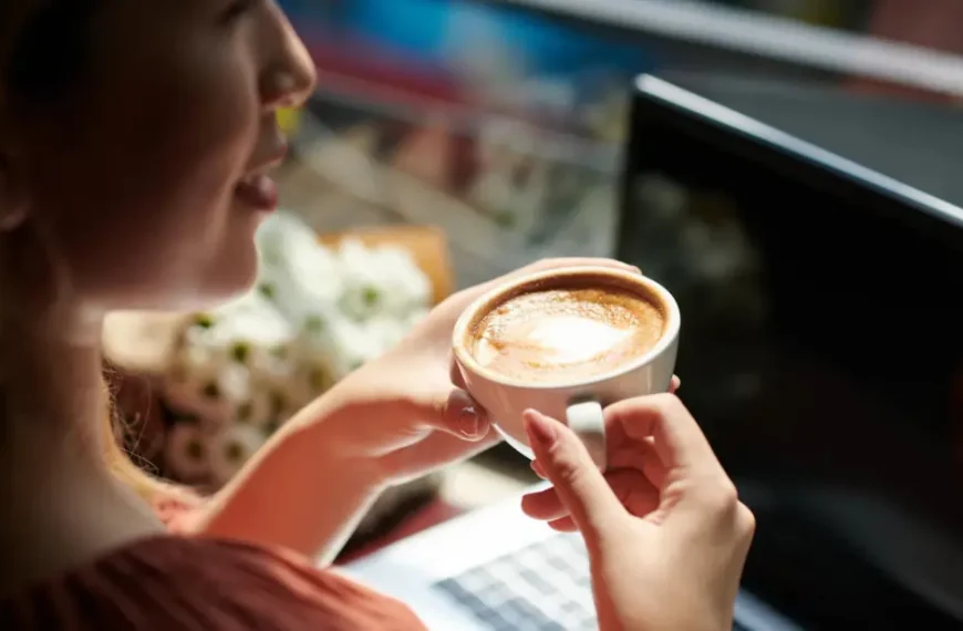 Café ajuda a emagrecer ou atrapalha seu sono? Descubra a verdade sobre a cafeína