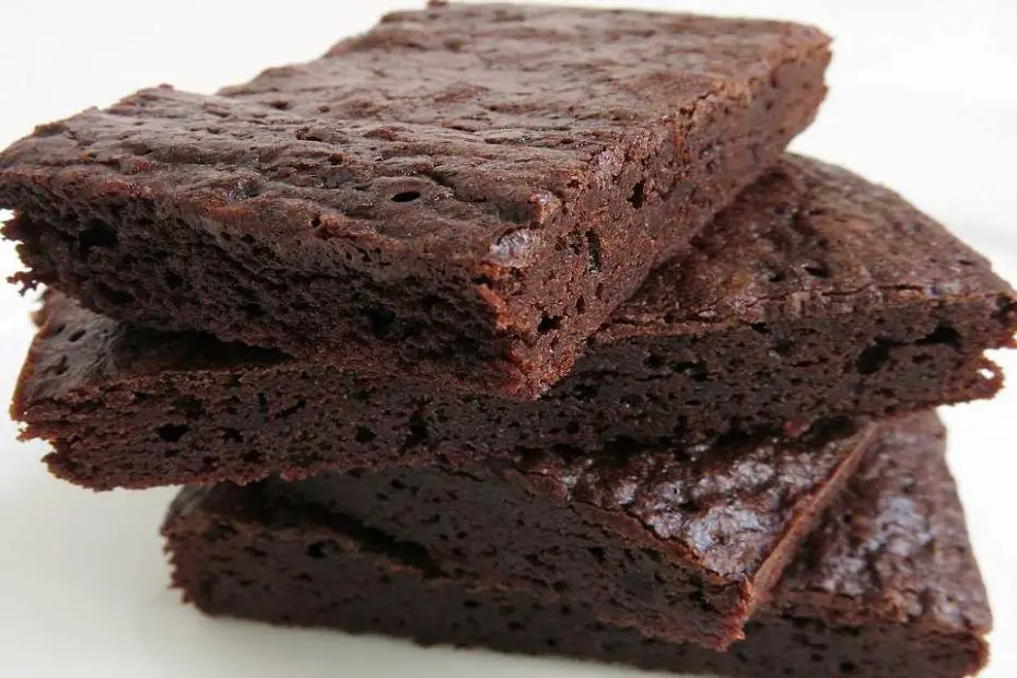 Bolo de chocolate com abacate sem açúcar dá certo mesmo