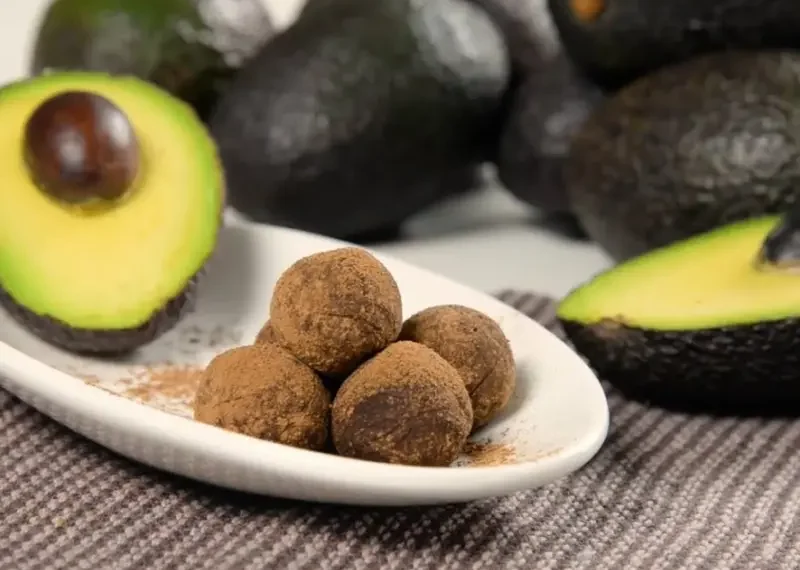 Trufas de chocolate com abacate sem açúcar dá certo mesmo