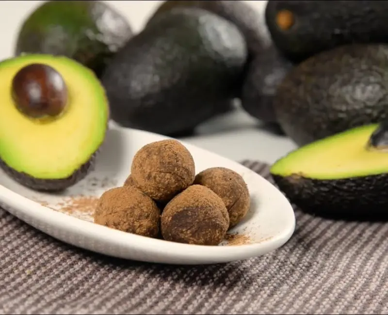 Trufas de chocolate com abacate sem açúcar dá certo mesmo